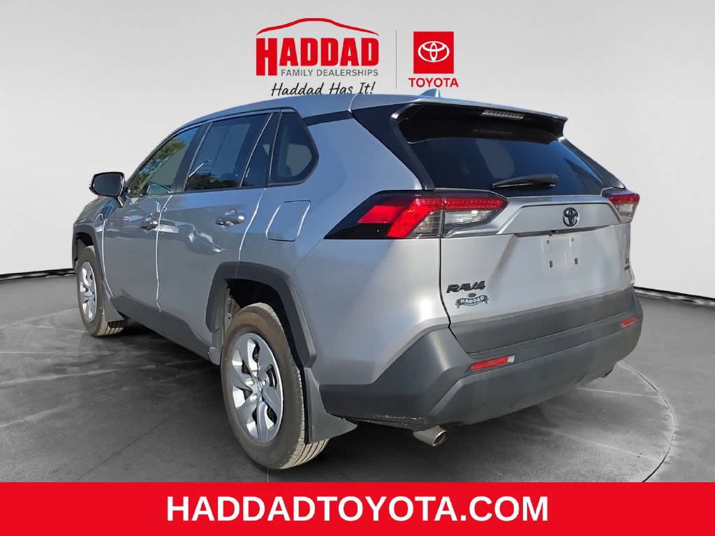 Used 2024 Toyota RAV4 LE AWD/4WD image 3