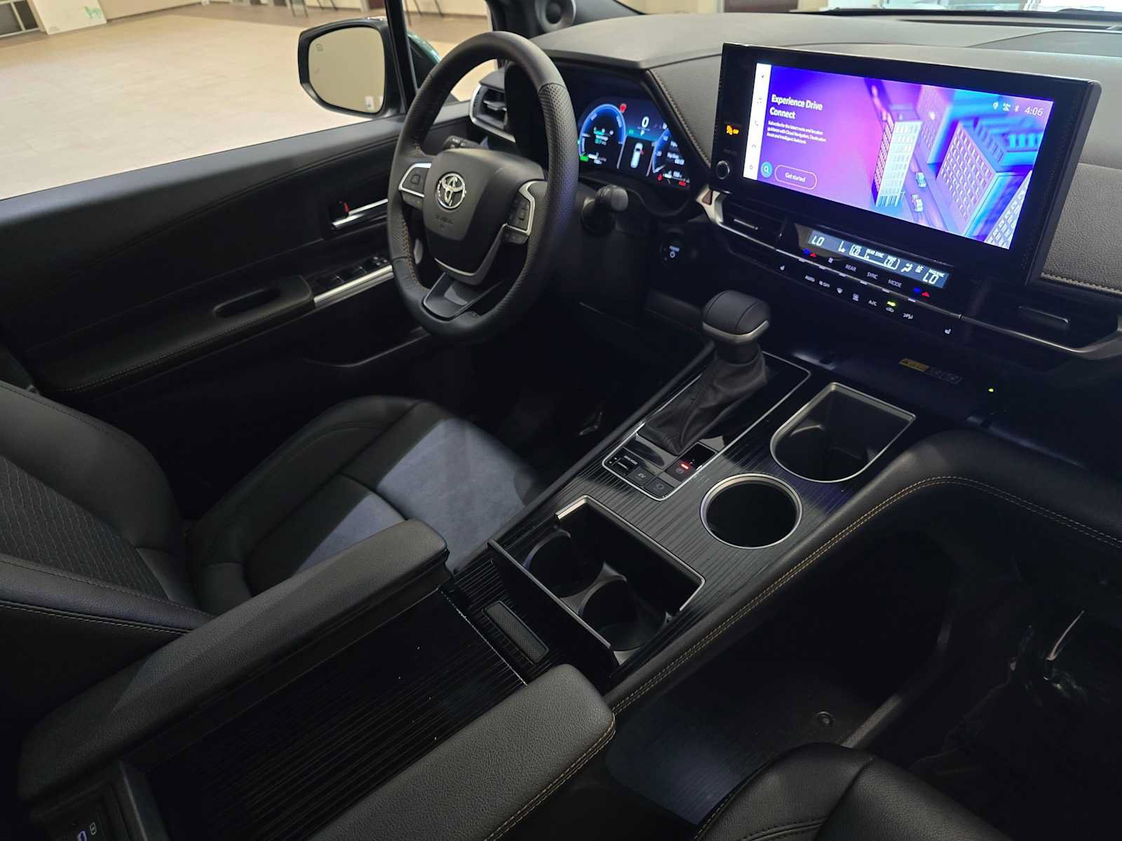 Certified 2026 Toyota Sienna XLE Woodland Edition AWD/4WD image 28