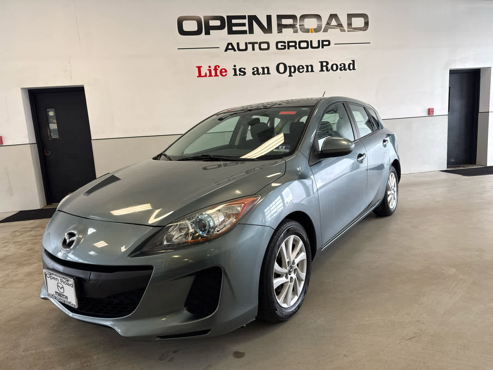 Used 2013 MAZDA MAZDA3 i Touring image 1