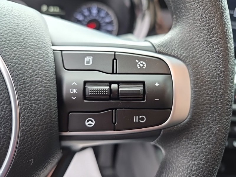 Used 2023 Kia K5 LXS image 12