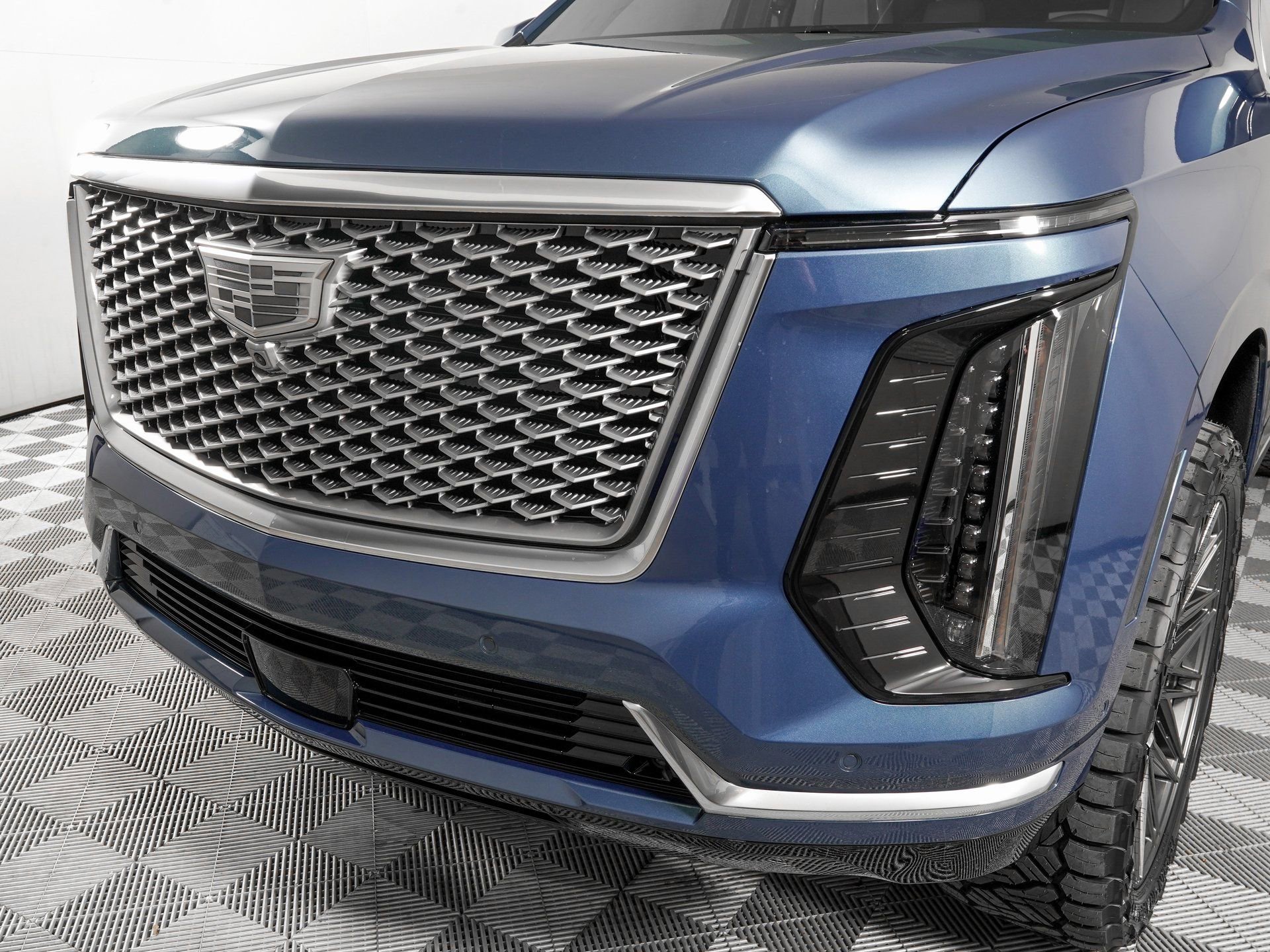 Used 2026 Cadillac Escalade Luxury w/ LPO, Radiant Package image 34