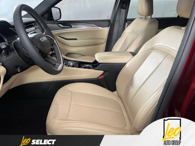 Used 2023 Jeep Grand Cherokee L Limited w/ Luxury Tech Group II AWD/4WD image 10