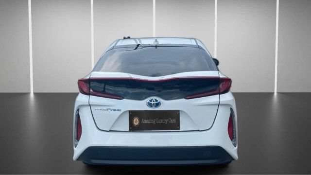 Used 2021 Toyota Prius Prime LE FWD image 7