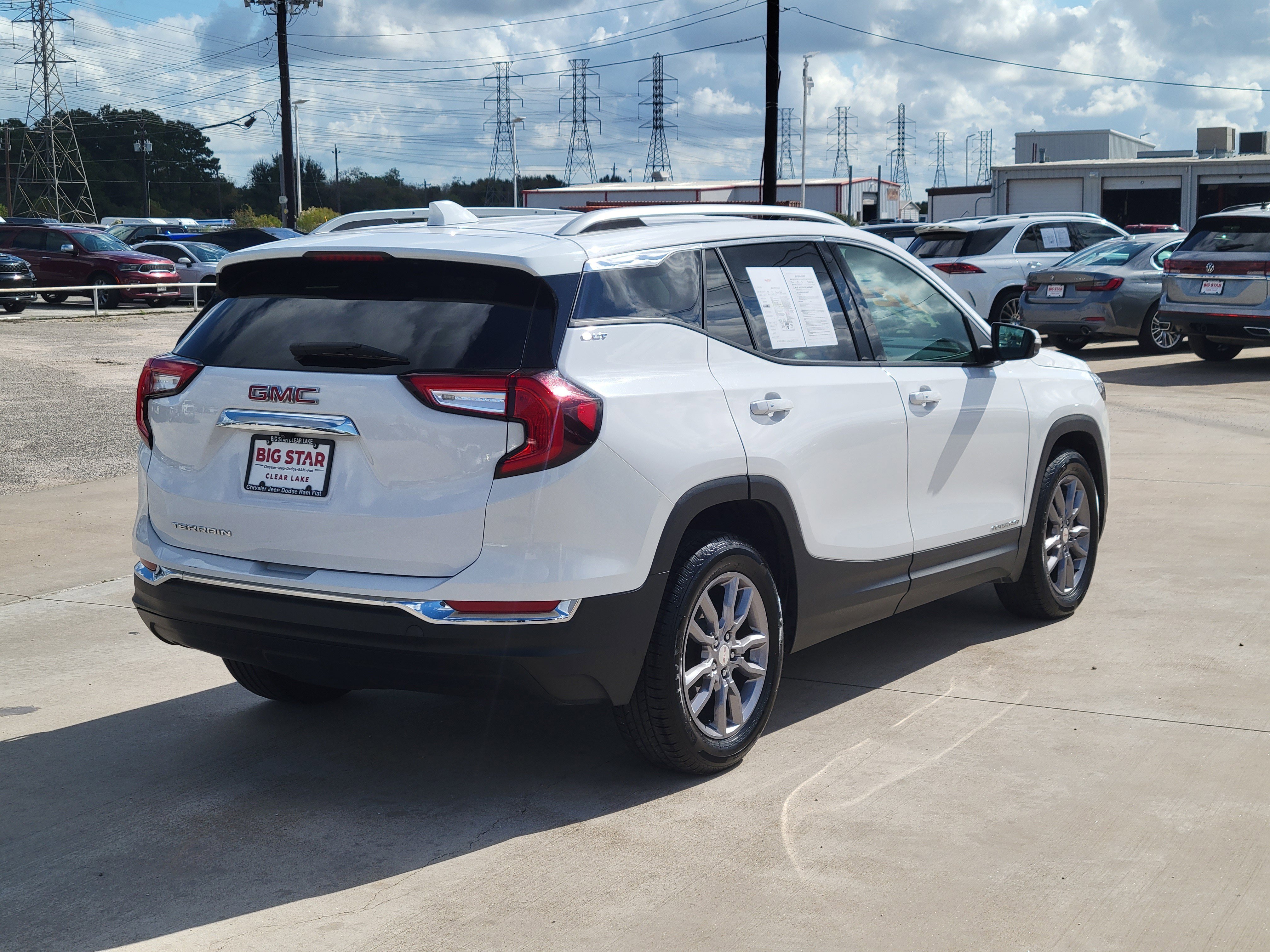 Used 2024 GMC Terrain SLT image 5