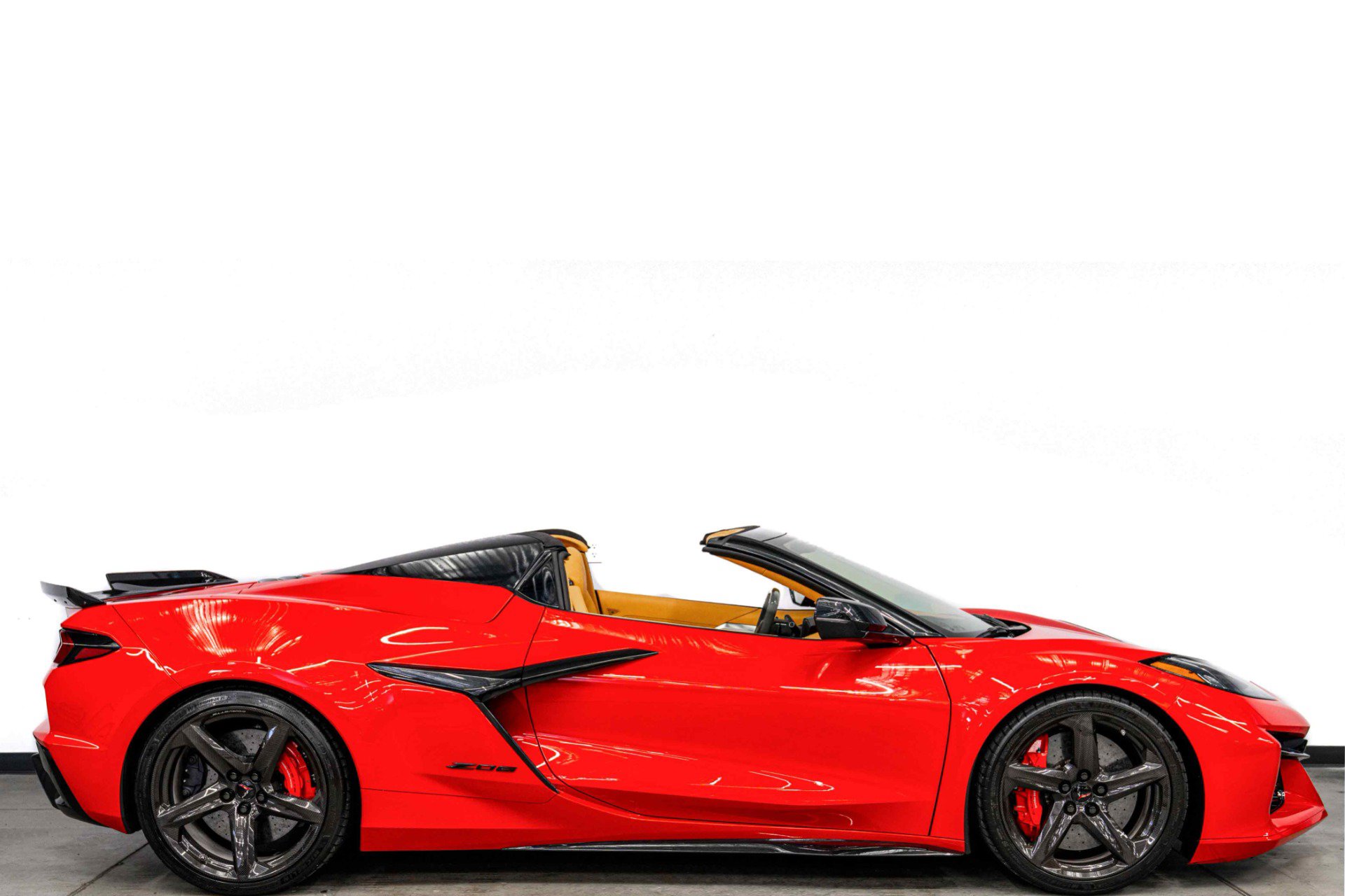 Used 2023 Chevrolet Corvette Z06 w/ Battery Protection Package RWD image 2