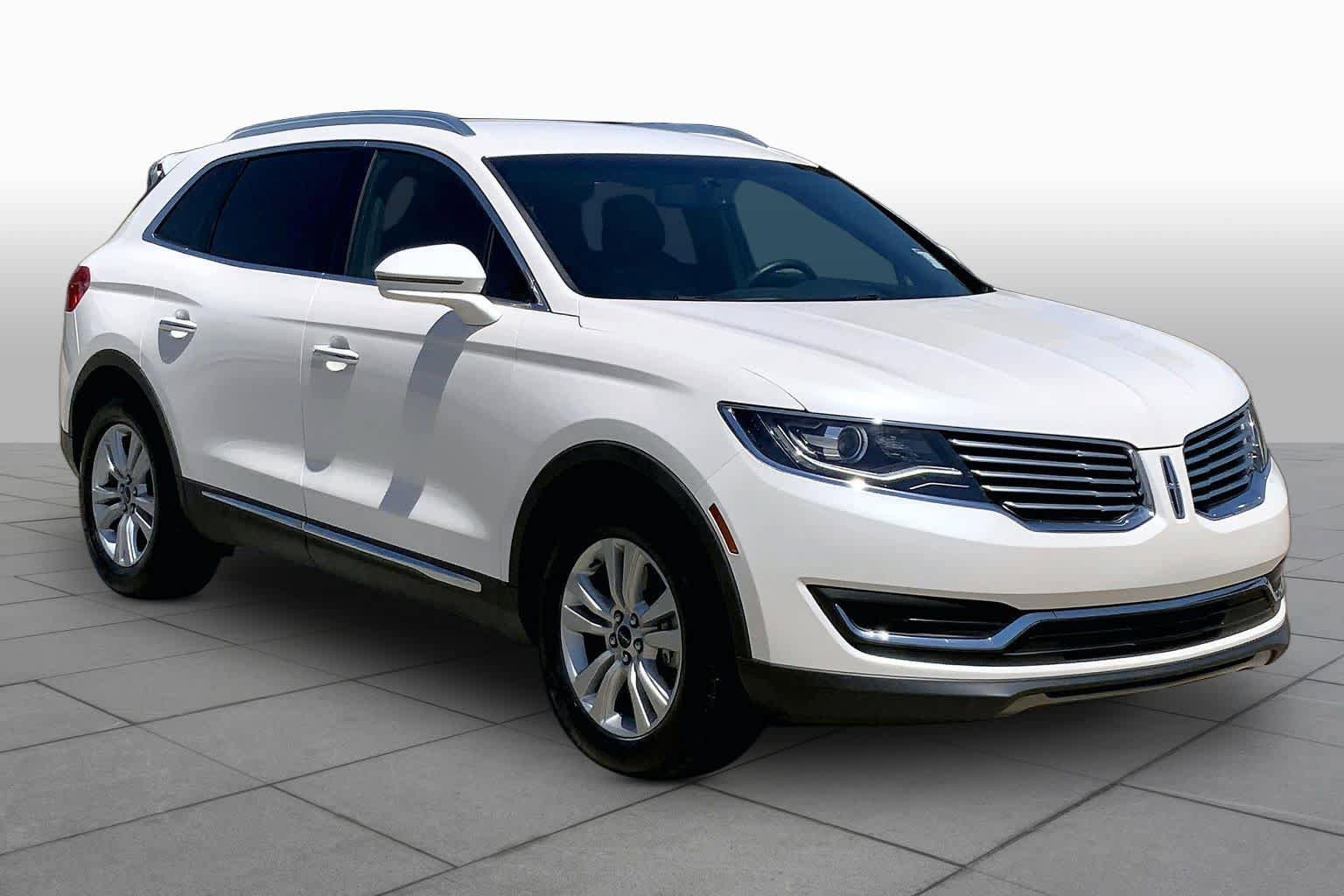 Used 2017 Lincoln MKX Premiere FWD image 3