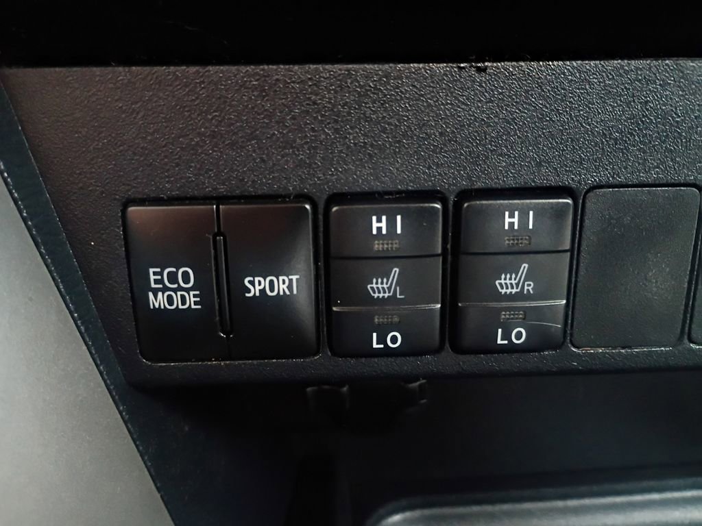 Used 2016 Toyota RAV4 Limited image 10