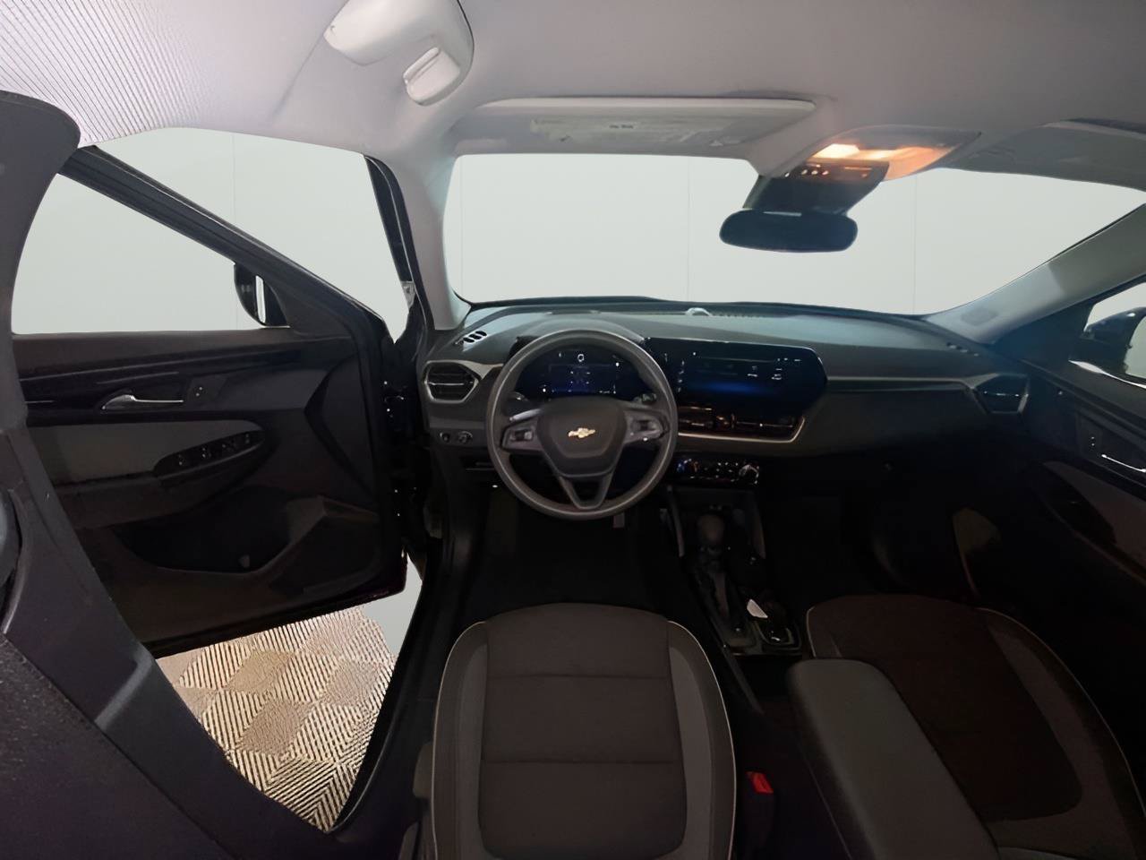 Certified 2024 Chevrolet TrailBlazer LT FWD image 34
