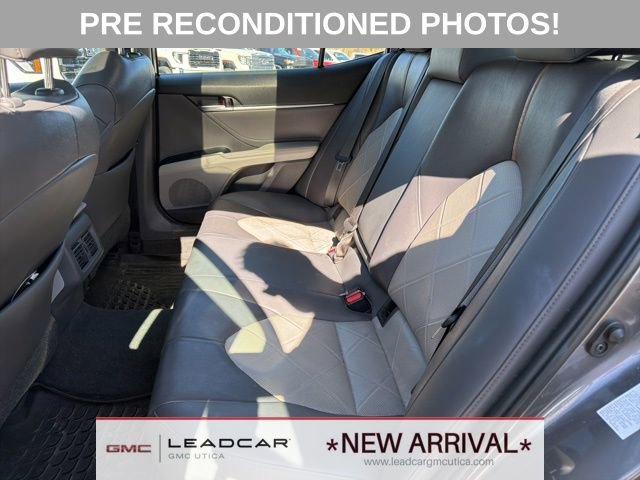 Used 2018 Toyota Camry XLE FWD image 17