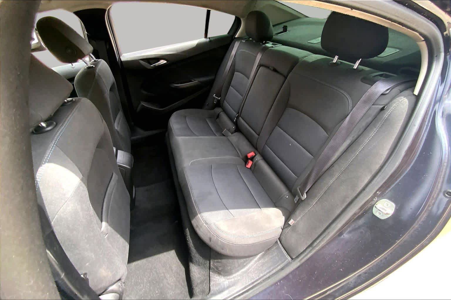 Used 2016 Chevrolet Cruze LT FWD image 20