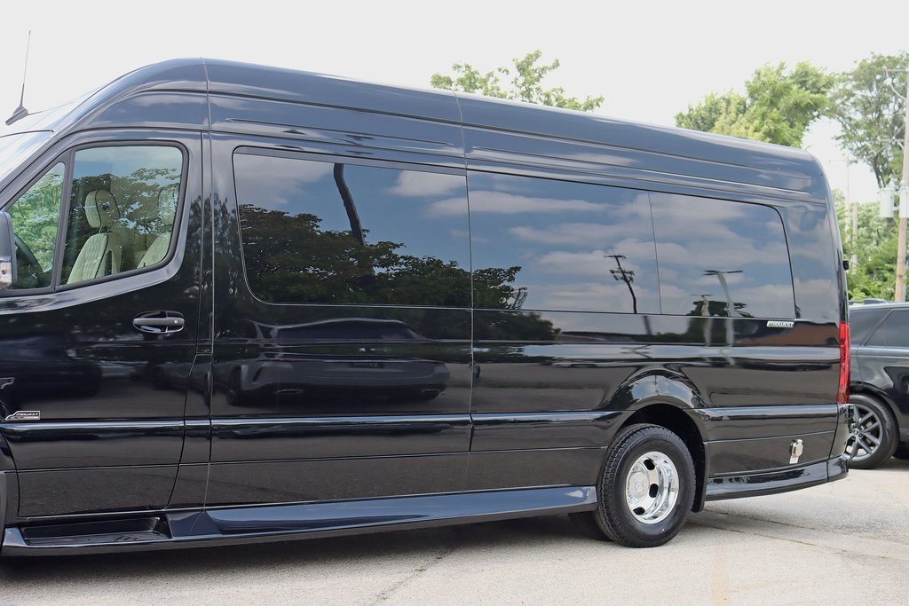 Used 2024 Mercedes-Benz Sprinter 3500 image 3