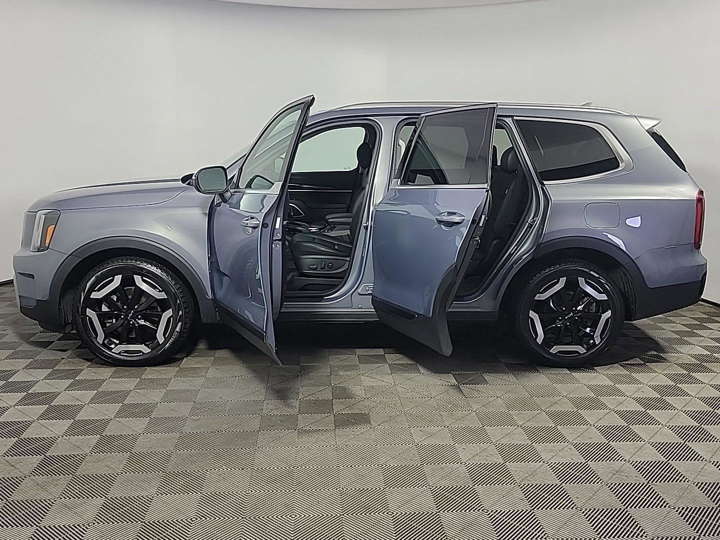 Used 2023 Kia Telluride S w/ S Sunroof Package image 15