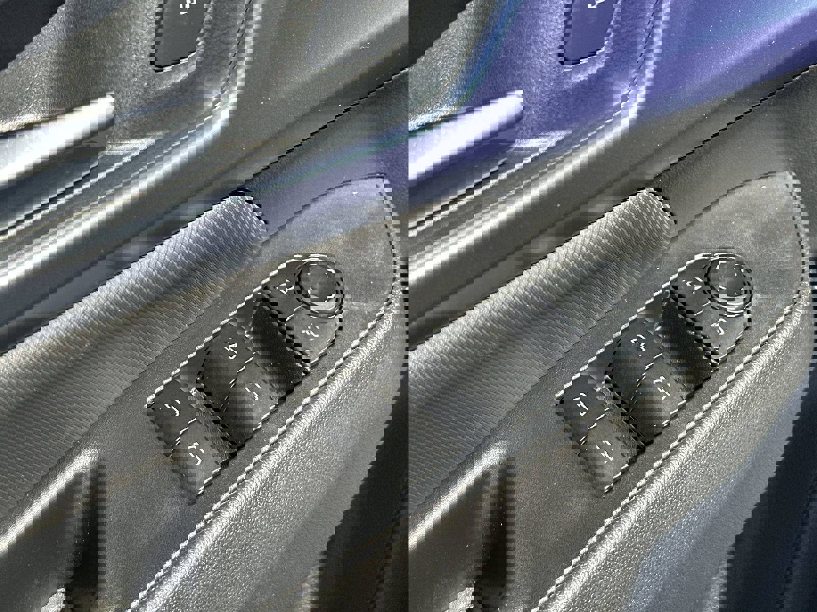 Certified 2025 Chevrolet Equinox EV LT w/ Convenience Package image 15