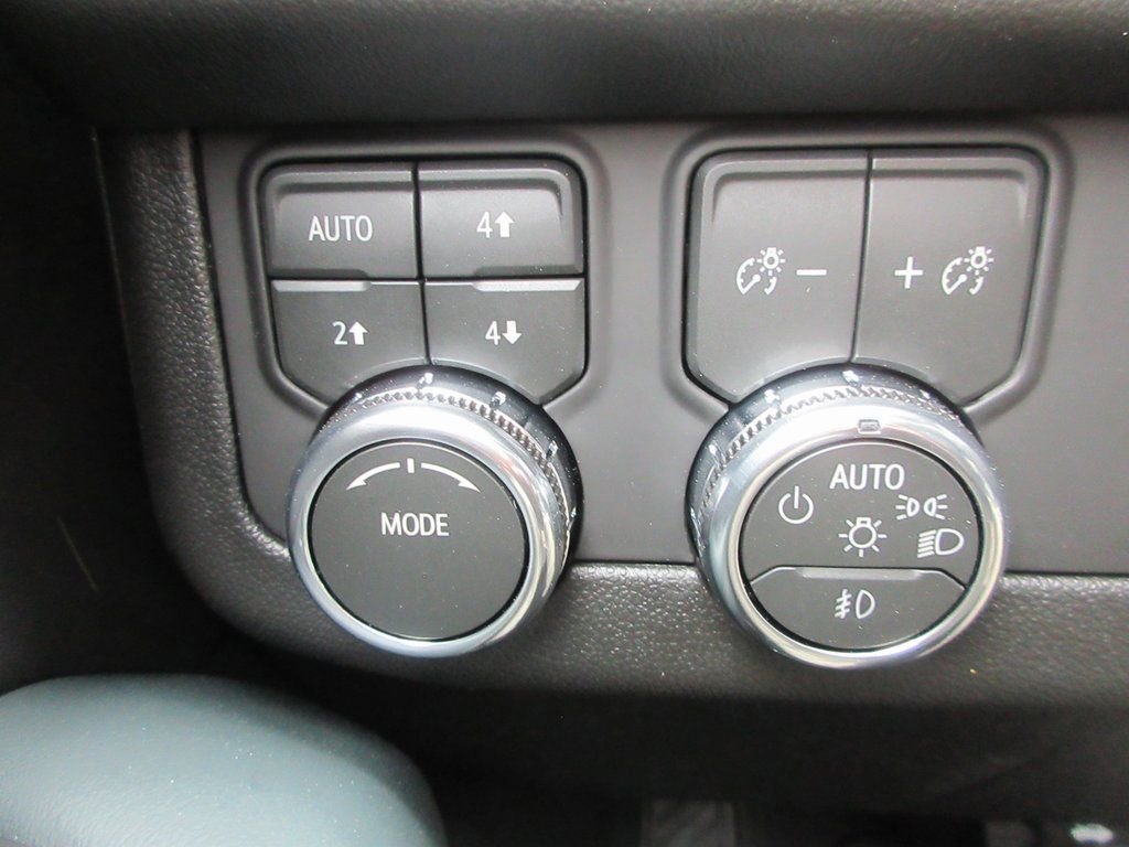 New 2026 GMC Yukon XL AT4 w/ AT4 Premium Package image 17