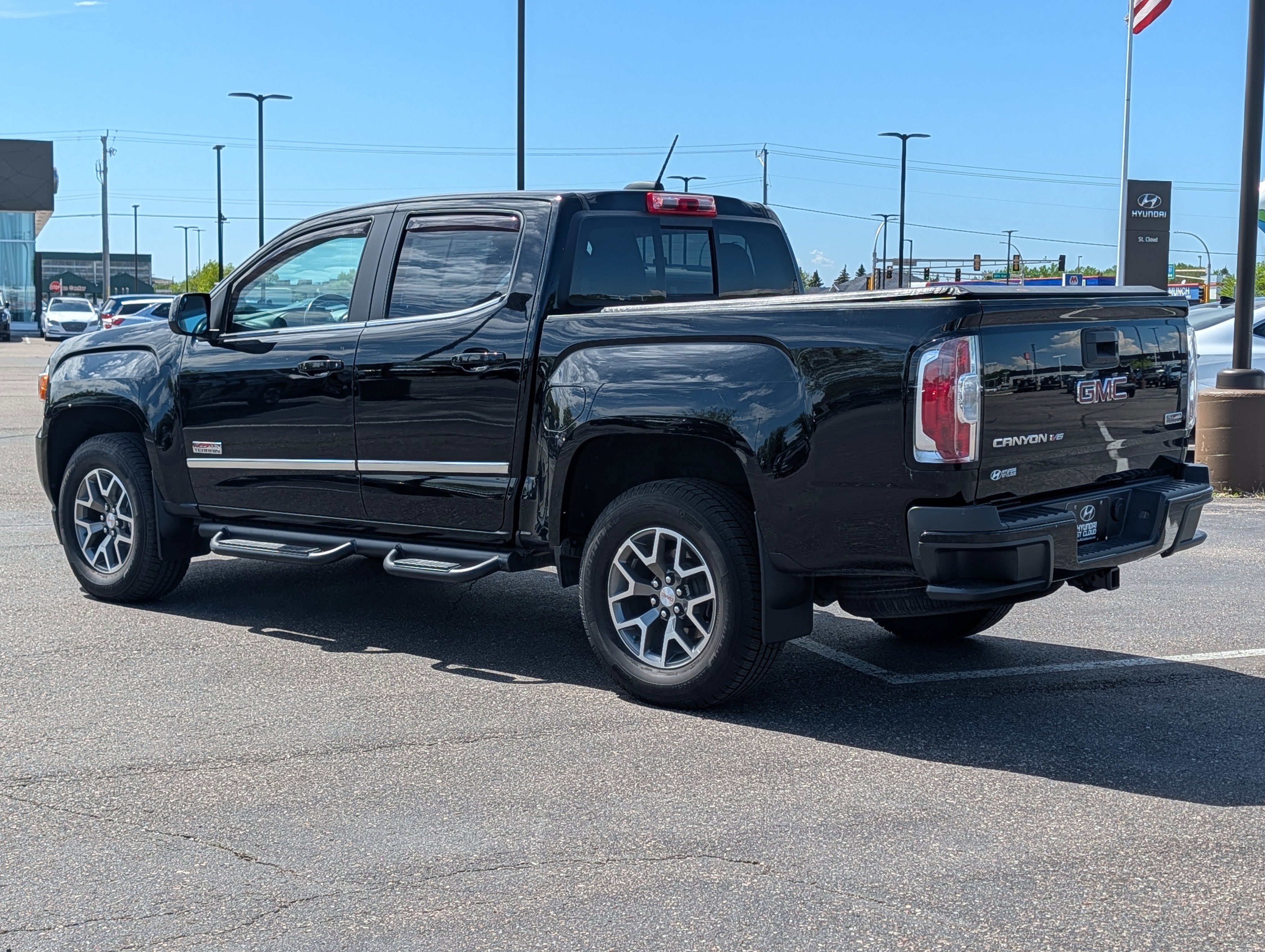 Used 2019 GMC Canyon All Terrain w/ All Terrain X Package AWD/4WD image 3