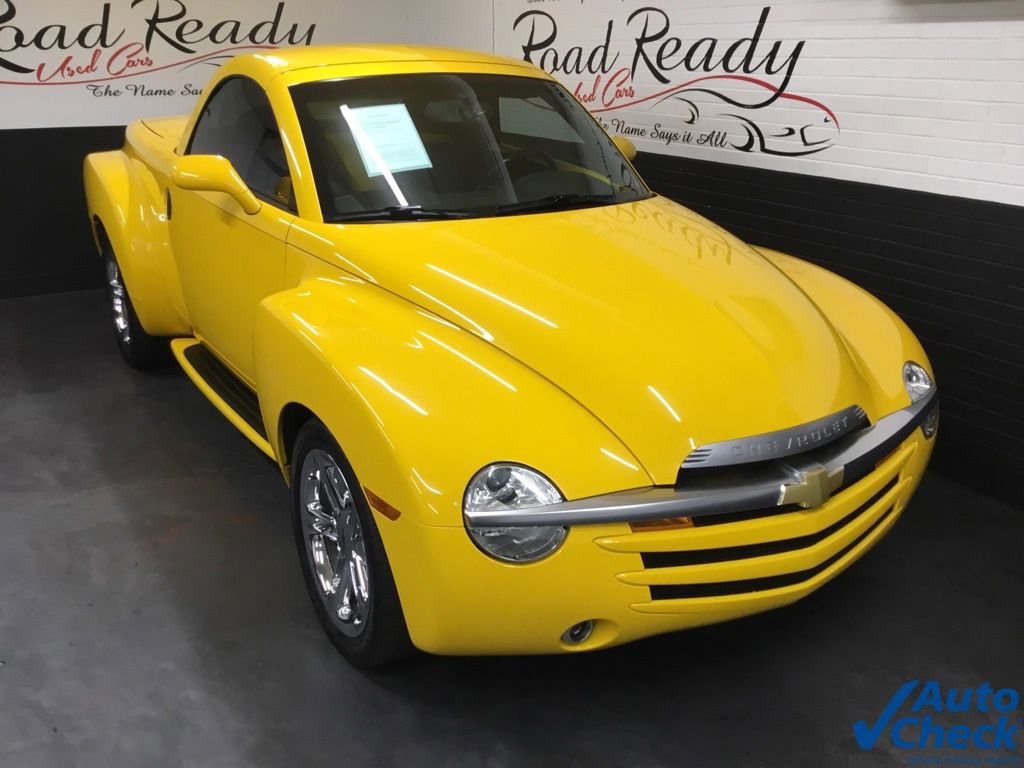 Used 2003 Chevrolet SSR w/ Preferred Equipment Group RWD image 13