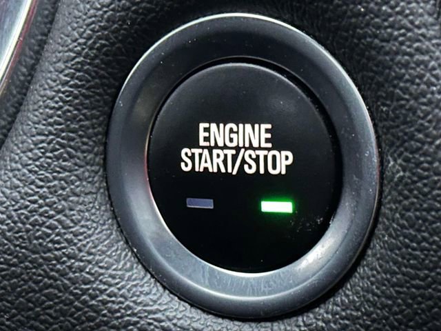 Used 2023 Chevrolet Traverse RS image 33