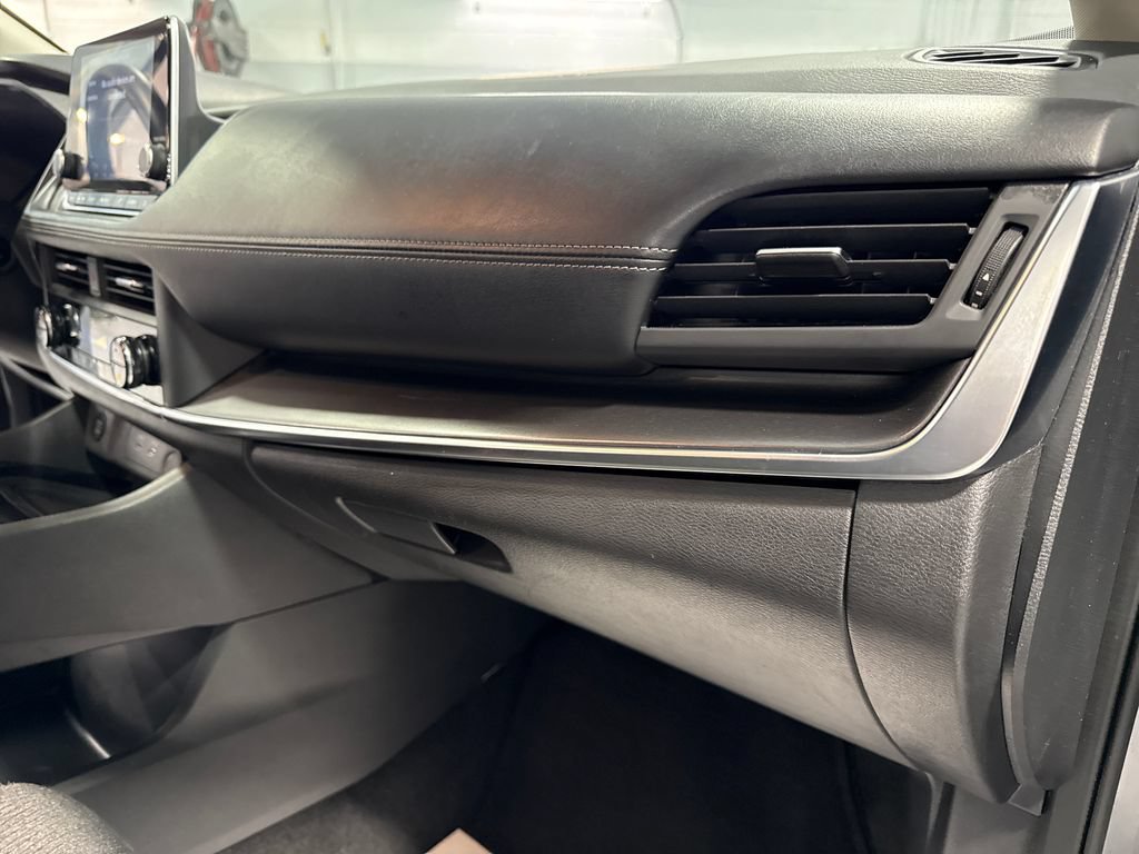 Used 2024 Nissan Rogue SV AWD/4WD image 31
