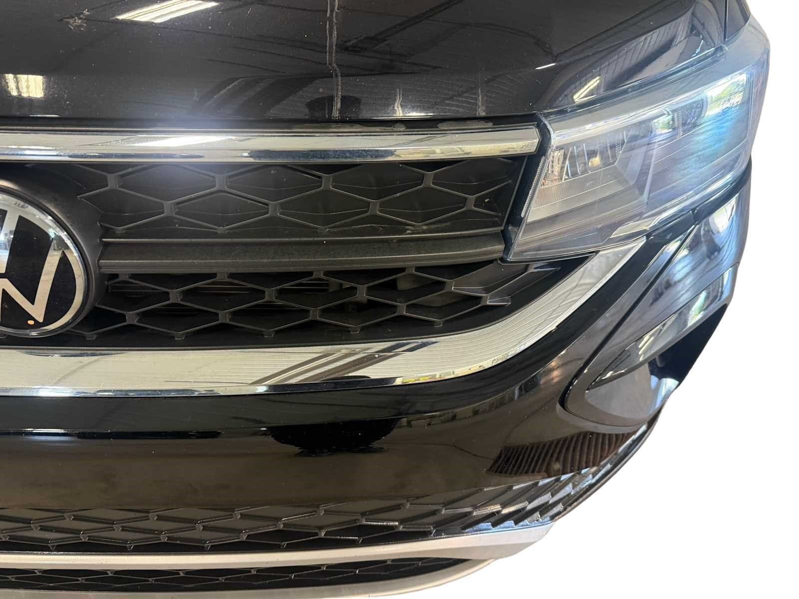 Certified 2023 Volkswagen Taos S FWD image 5