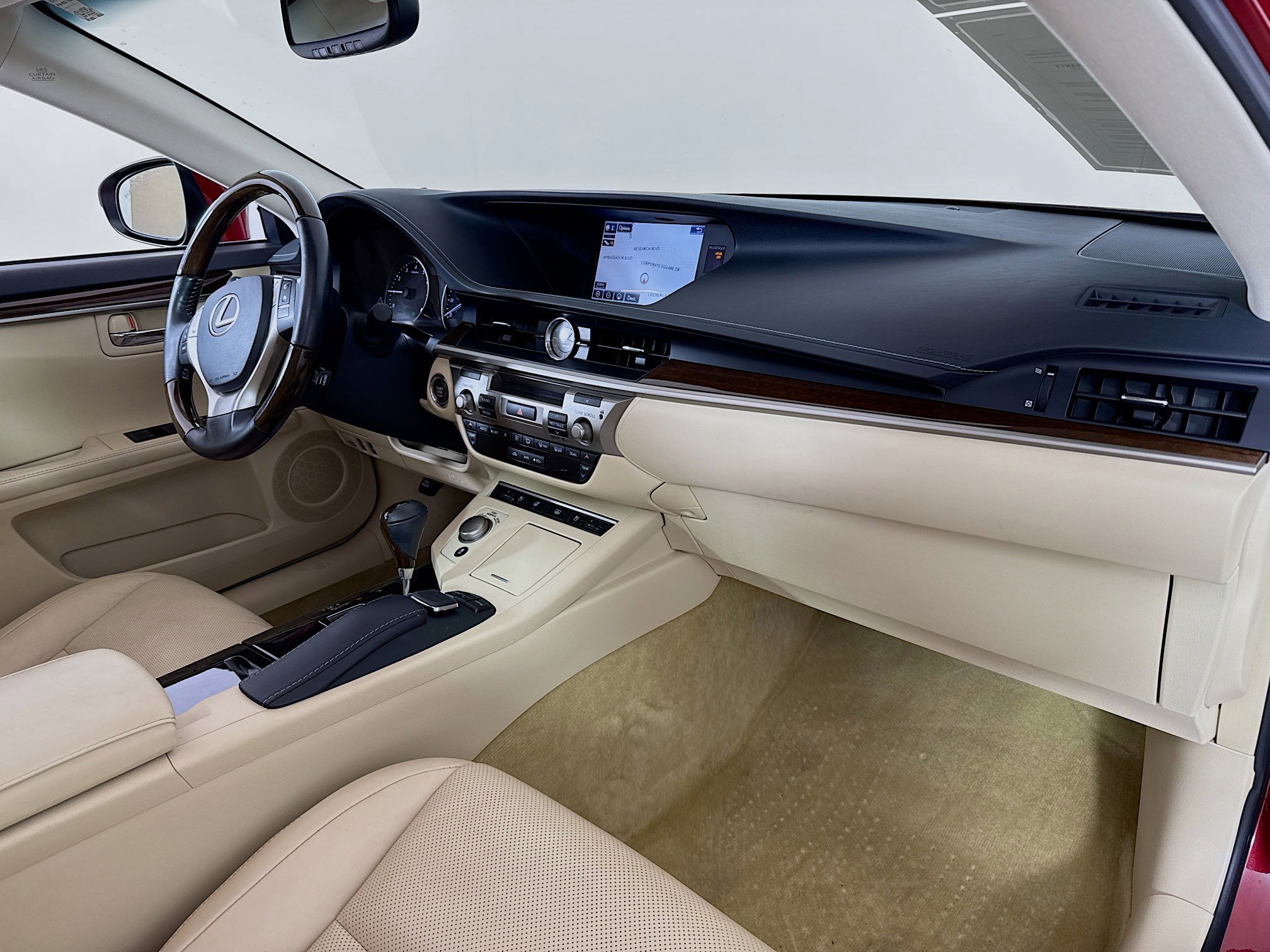 Used 2015 Lexus ES 350 w/ Luxury Package image 28