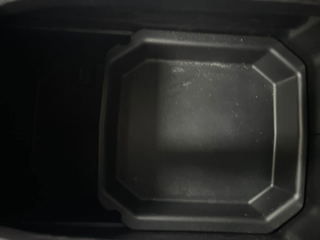 Used 2018 Toyota Highlander LE image 31