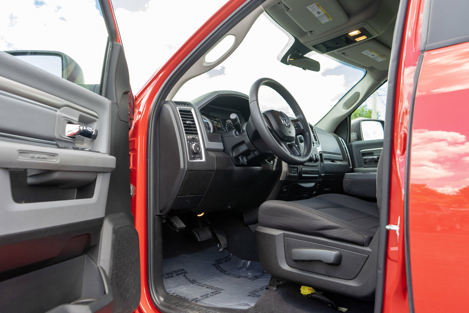 Used 2019 RAM 1500 Classic Warlock AWD/4WD image 13