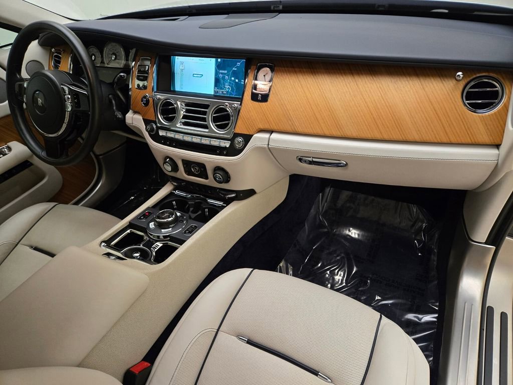 Certified 2016 Rolls-Royce Wraith image 25