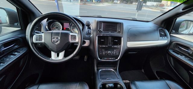 Used 2016 Dodge Grand Caravan R/T w/ Driver Convenience Group image 4