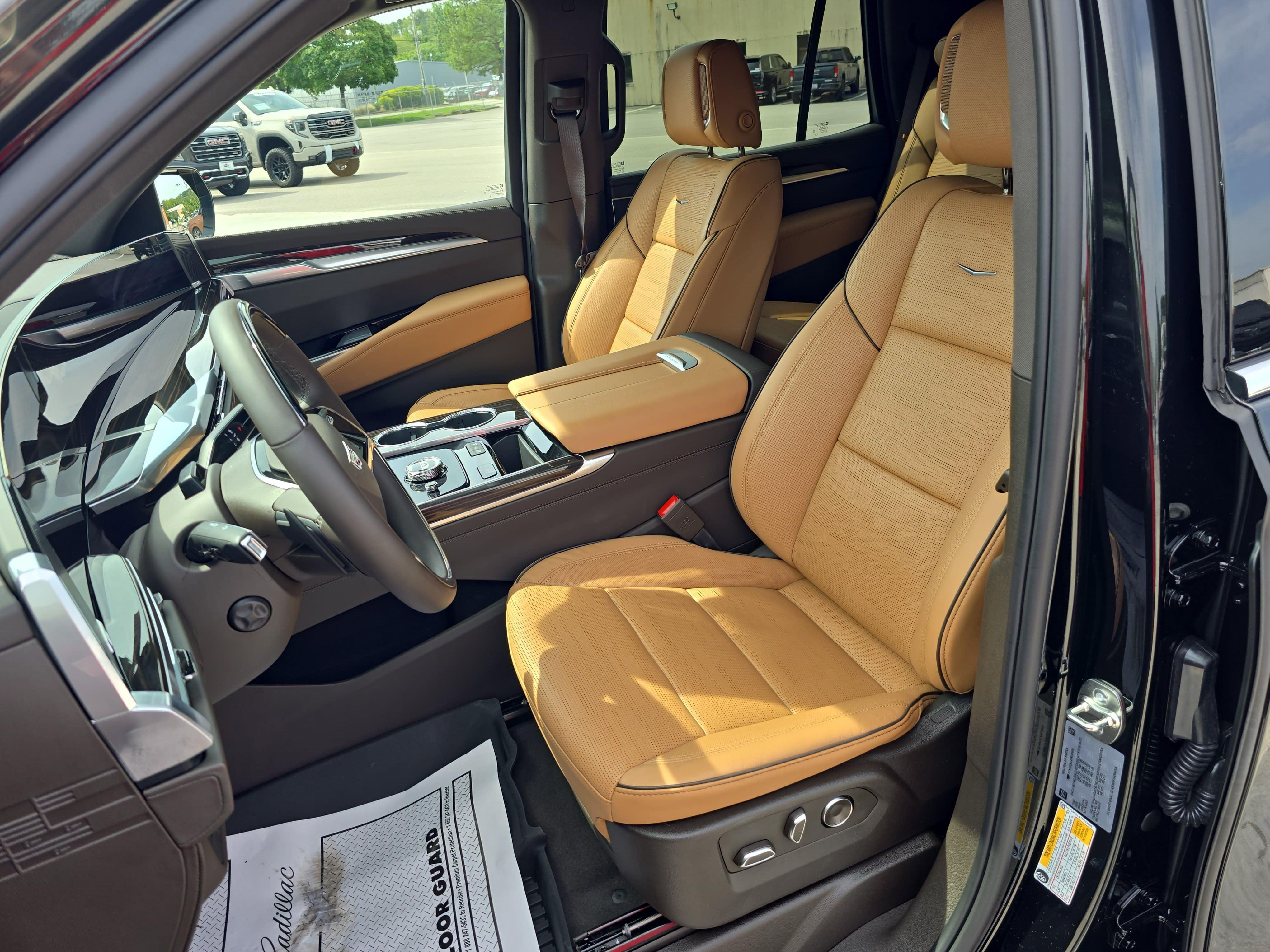 Used 2026 Cadillac Escalade Luxury w/ Touring Package AWD/4WD image 16