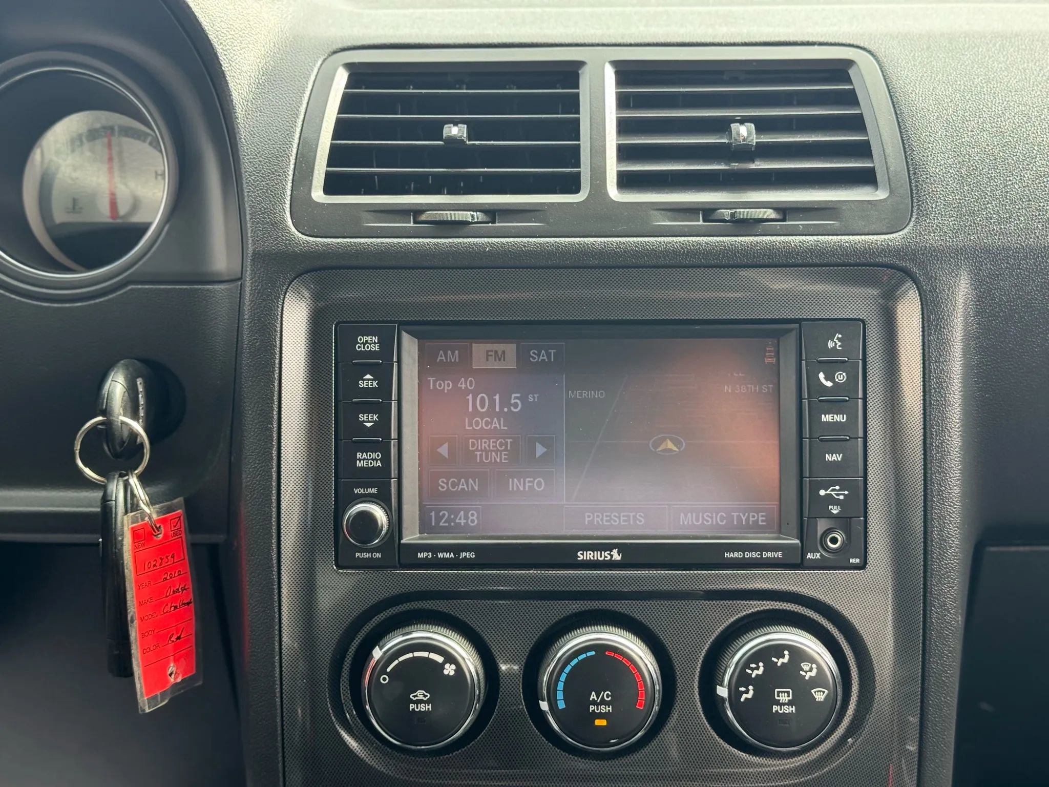 Used 2010 Dodge Challenger R/T image 27