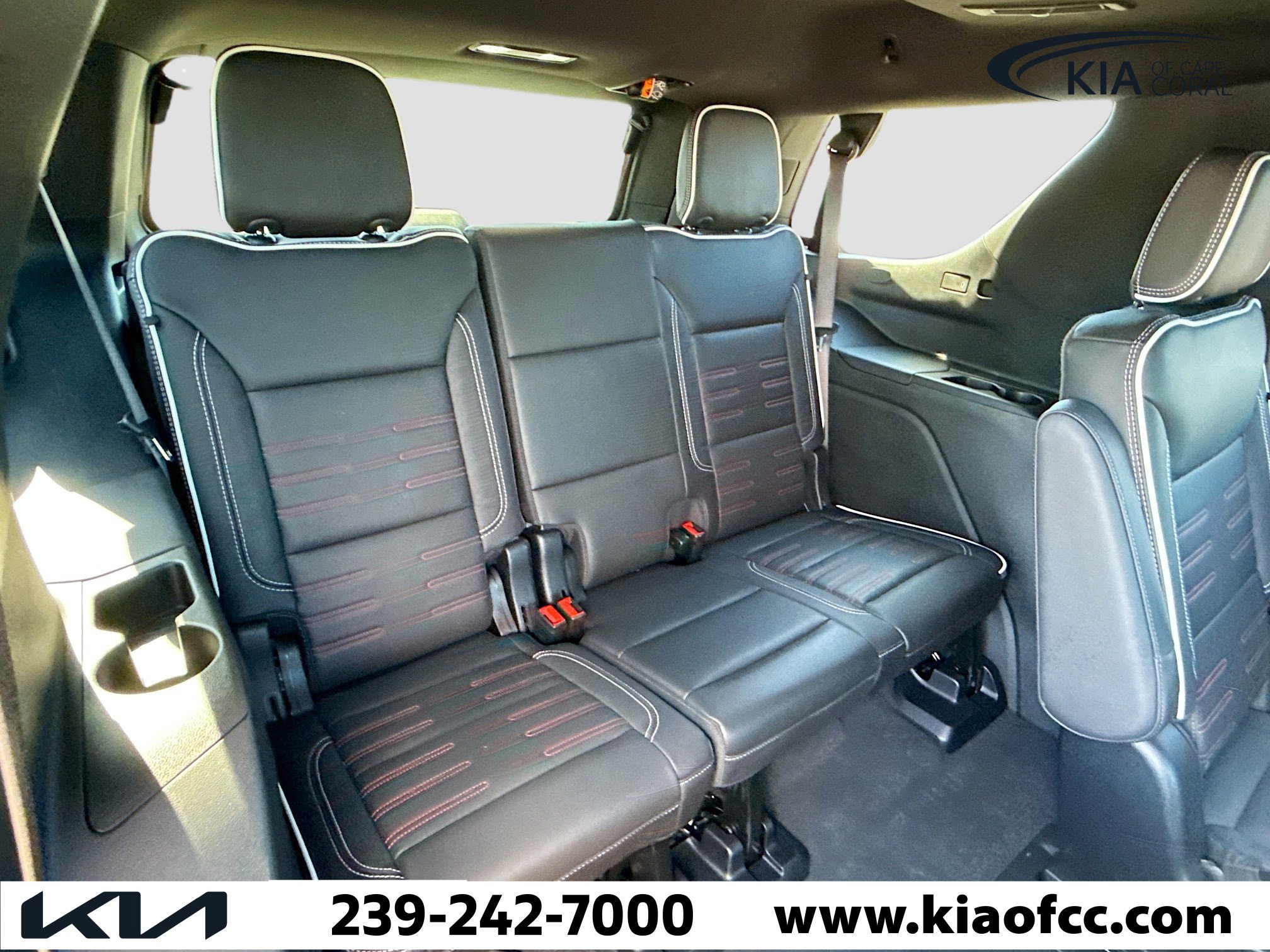 Used 2025 GMC Yukon AT4 Ultimate image 21