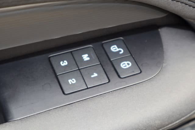 Used 2019 Land Rover Discovery HSE AWD/4WD image 25