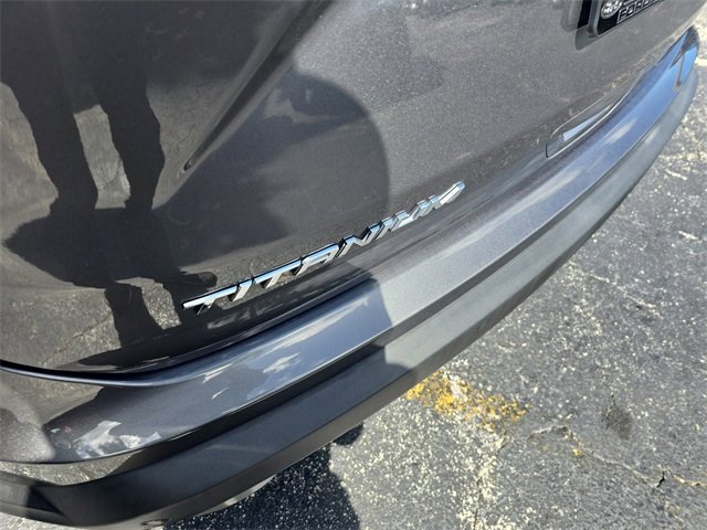 Used 2022 Ford Edge Titanium image 5