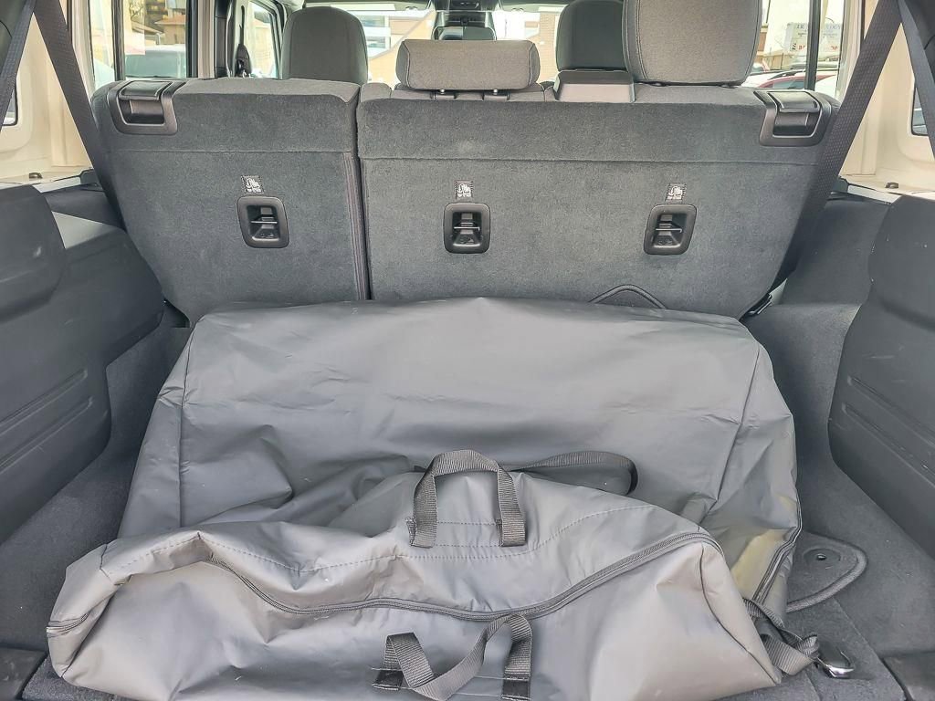 Used 2025 Jeep Wrangler Unlimited Sahara image 19