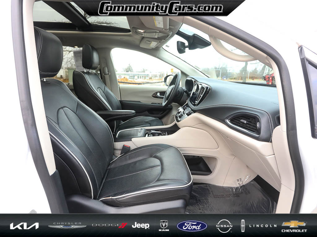 Used 2024 Chrysler Pacifica Limited image 22