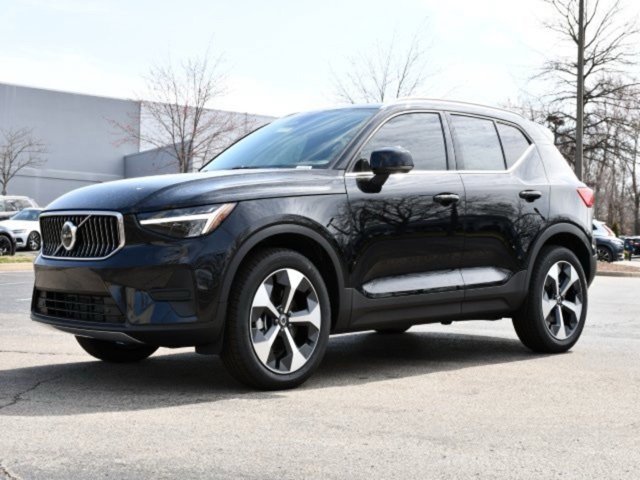 New 2025 Volvo XC40 B5 Core w/ Protection Package Premier image 3