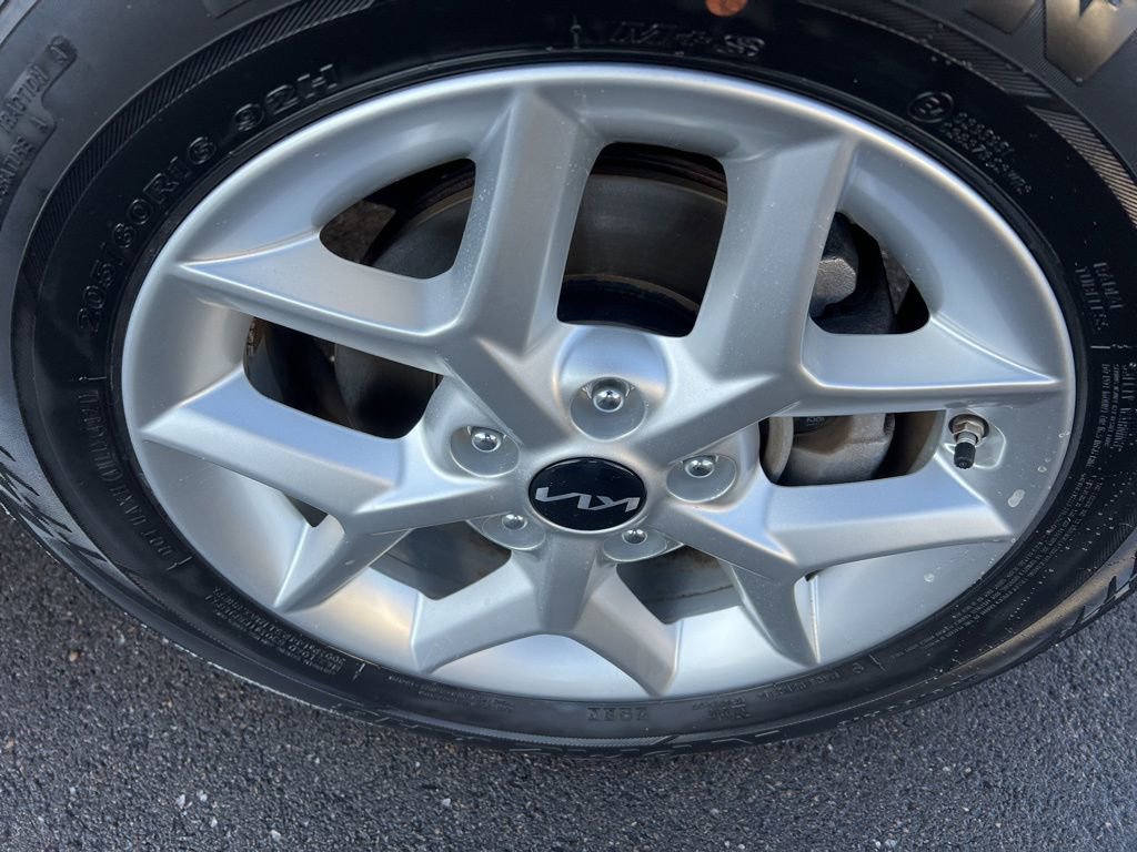 Certified 2022 Kia Soul LX w/ Technology Package image 40