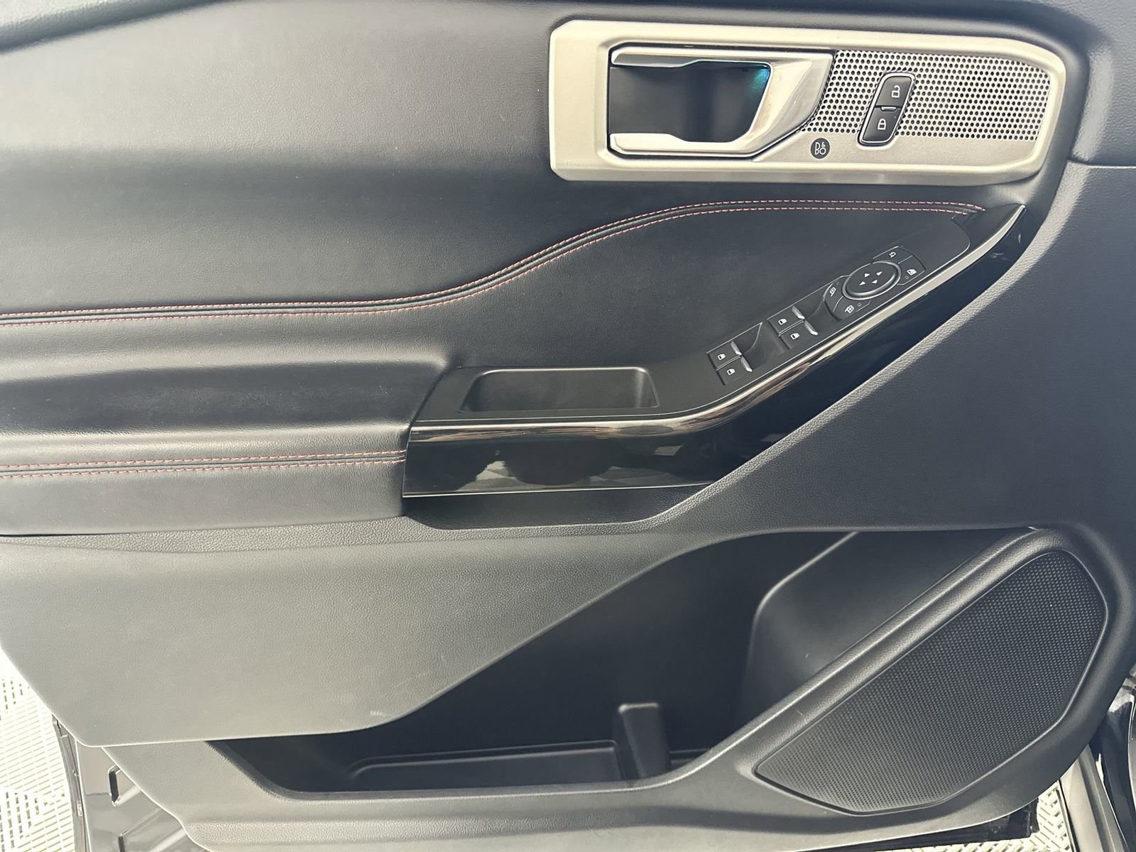 Used 2022 Ford Explorer ST-Line w/ Class IV Trailer Tow Package RWD image 29