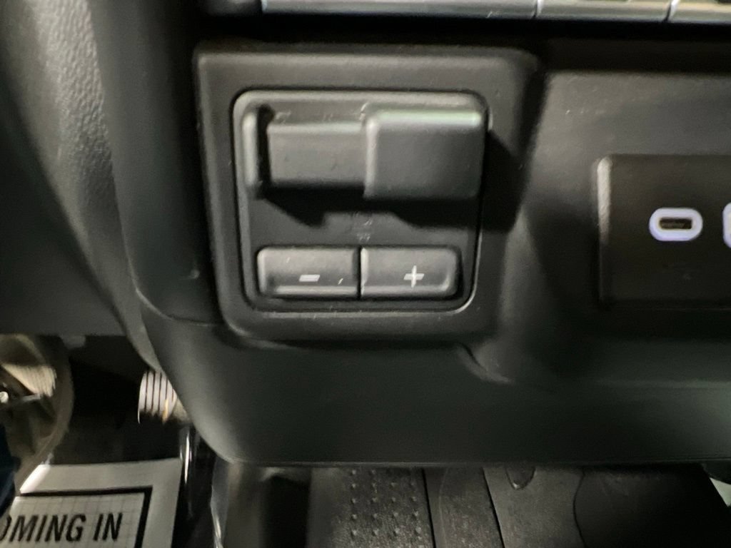 Used 2022 Chevrolet Silverado 2500 LT AWD/4WD image 34
