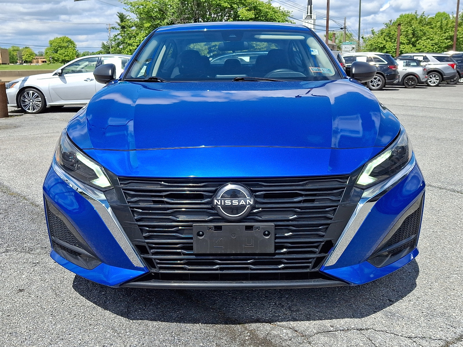 Used 2025 Nissan Altima 2.5 SV FWD image 2