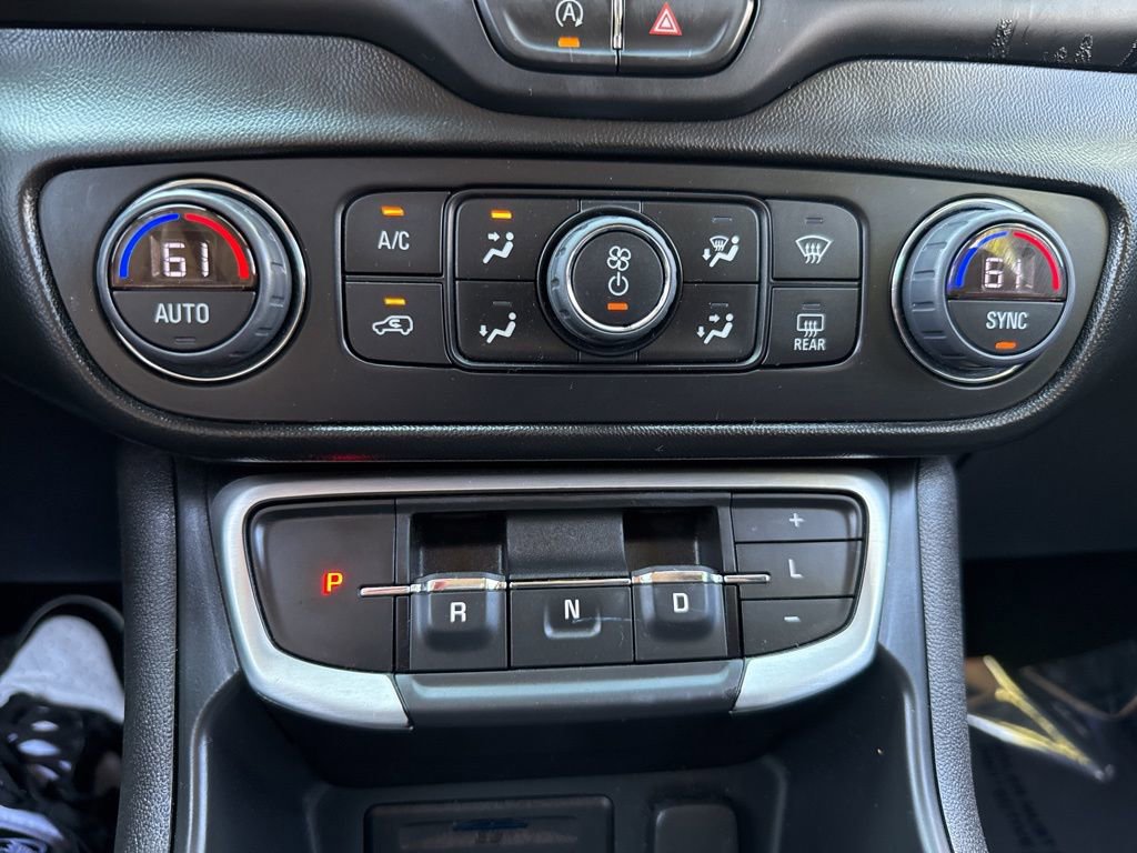 Used 2022 GMC Terrain SLT w/ Tech Package image 34