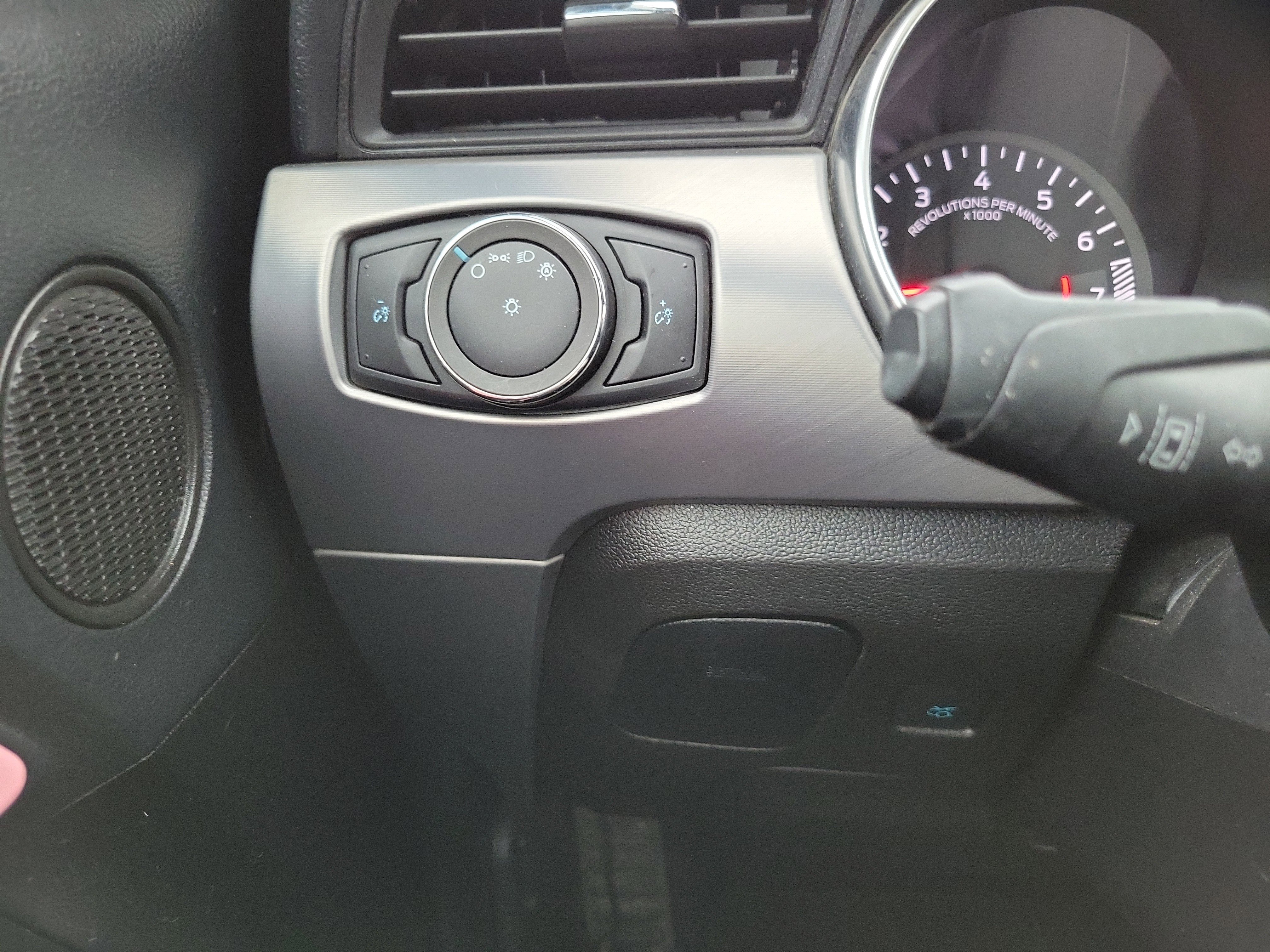 Used 2022 Ford Mustang Premium image 12