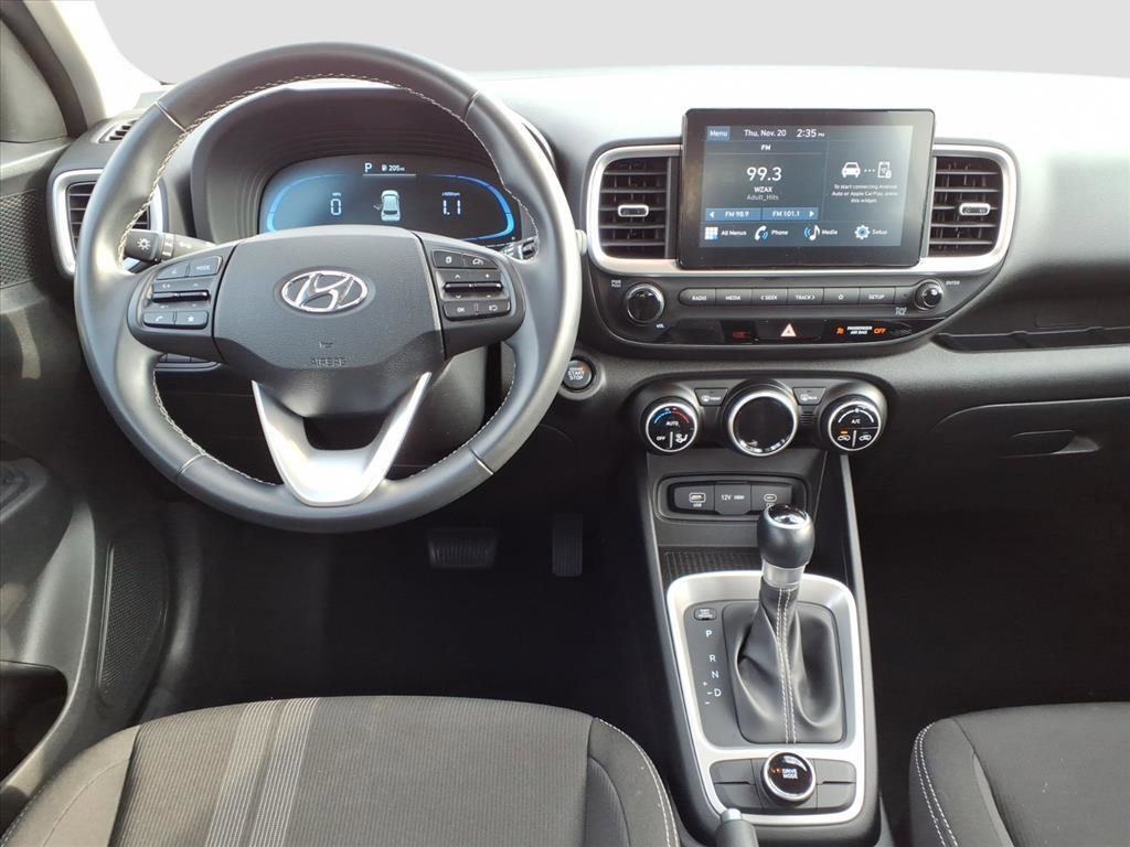 Used 2024 Hyundai Venue SEL image 8