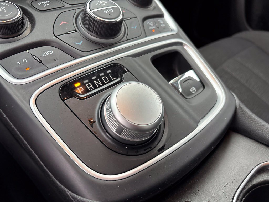 Used 2015 Chrysler 200 Limited w/ Convenience Group FWD image 26
