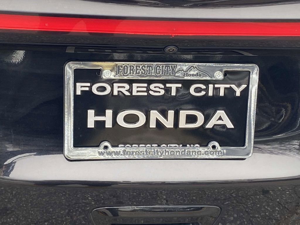 Used 2024 Chrysler Pacifica Touring-L image 30