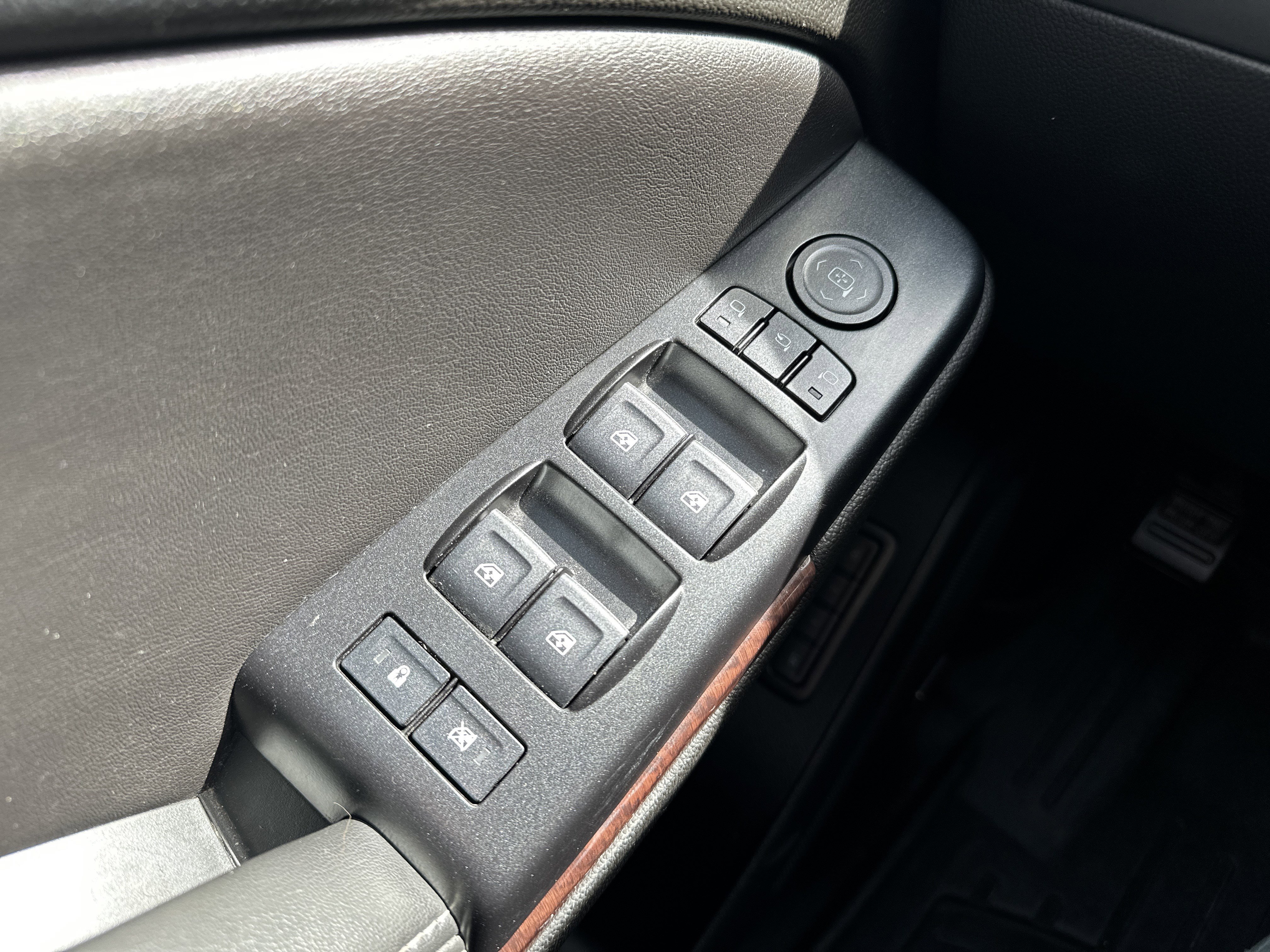 Used 2020 GMC Yukon SLT w/ Open Road Package image 14