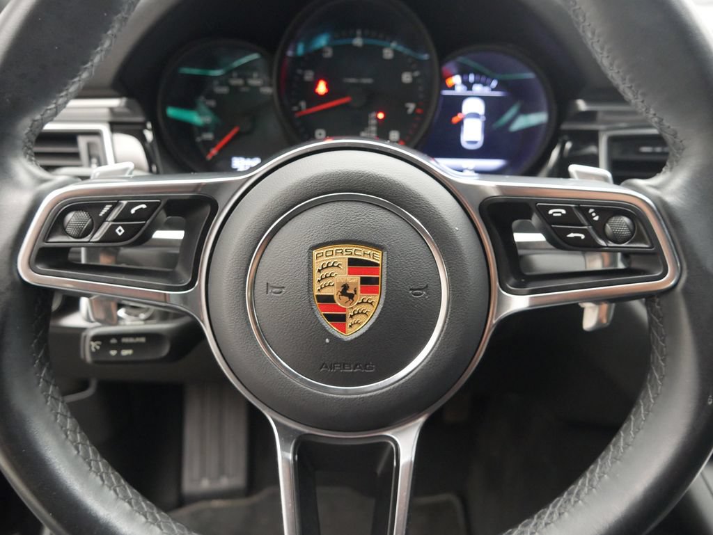 Certified 2018 Porsche Macan Sport Edition AWD/4WD image 35