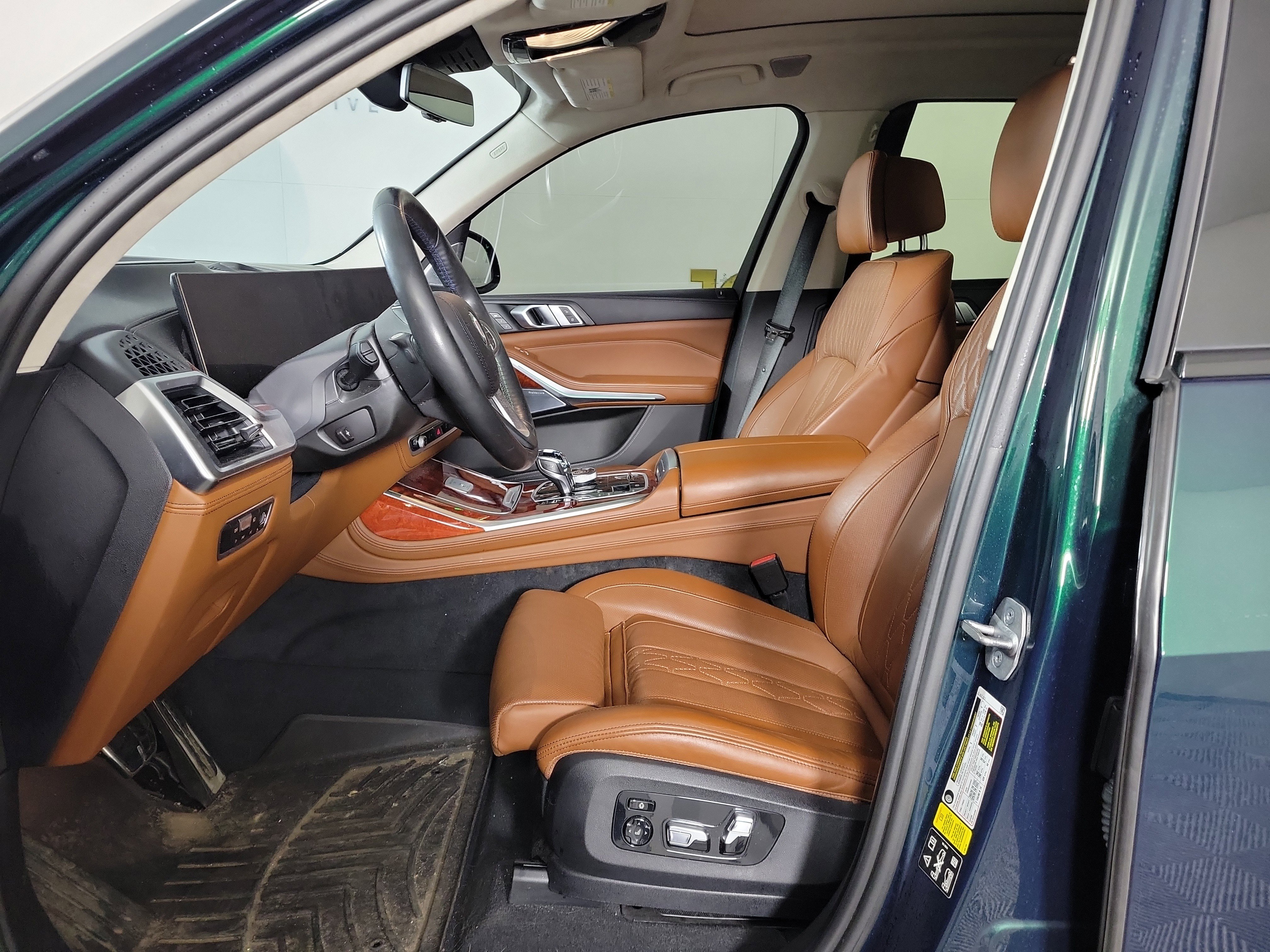 Certified 2023 BMW ALPINA XB7 image 5