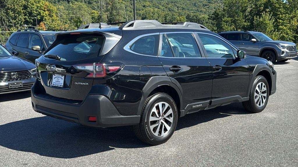 Certified 2025 Subaru Outback AWD/4WD image 4