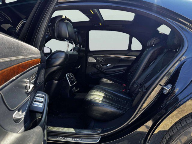 Used 2019 Mercedes-Benz S 560 4MATIC Sedan image 32